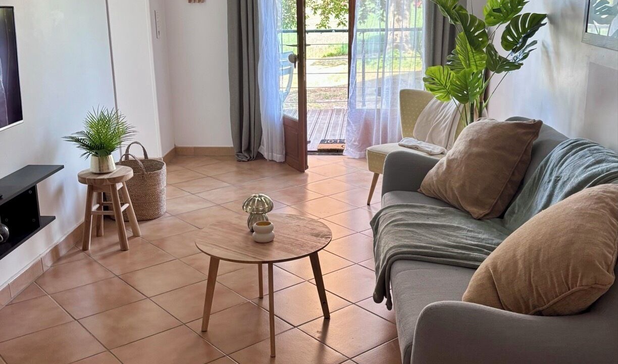 Photo of Livingroom in Avy
