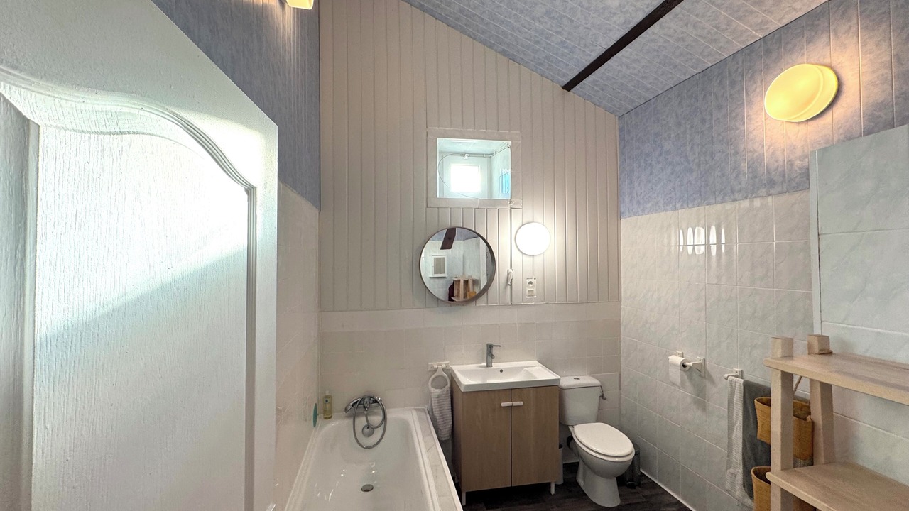 Photo of Bathroom in Touverac