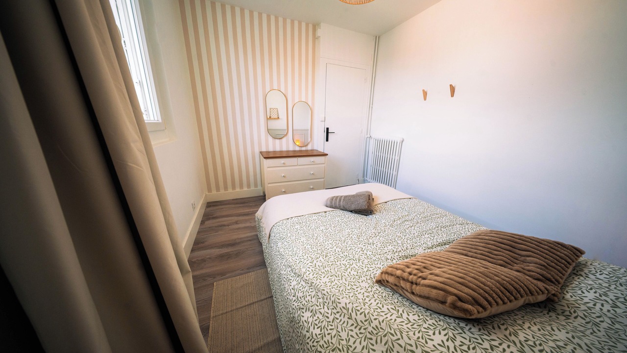 Photo of Bedroom in Dervallieres - Chezine