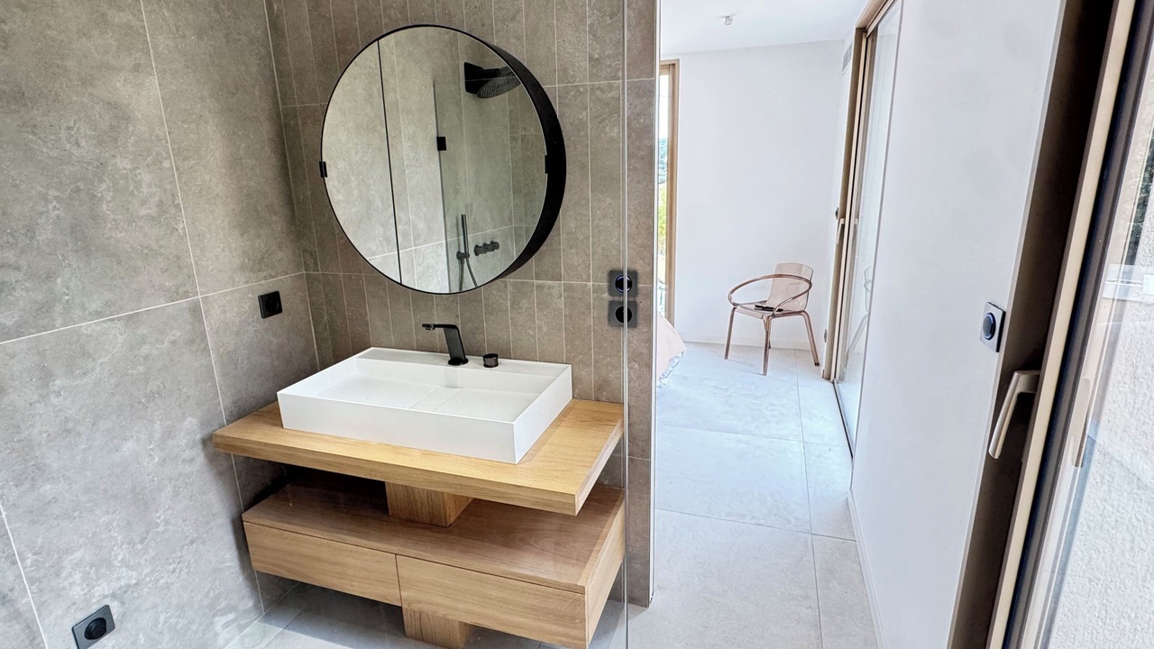 Photo of Bathroom in Cassis