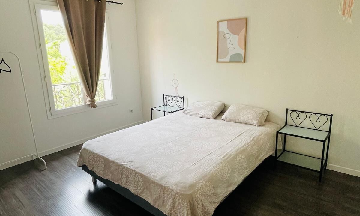 Photo of Bedroom in Ollioules