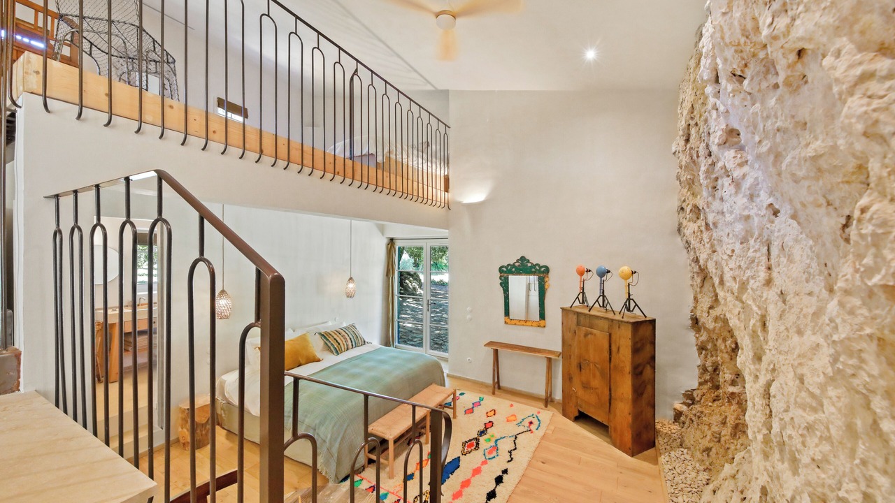 Photo of Bedroom in Meounes-les-Montrieux