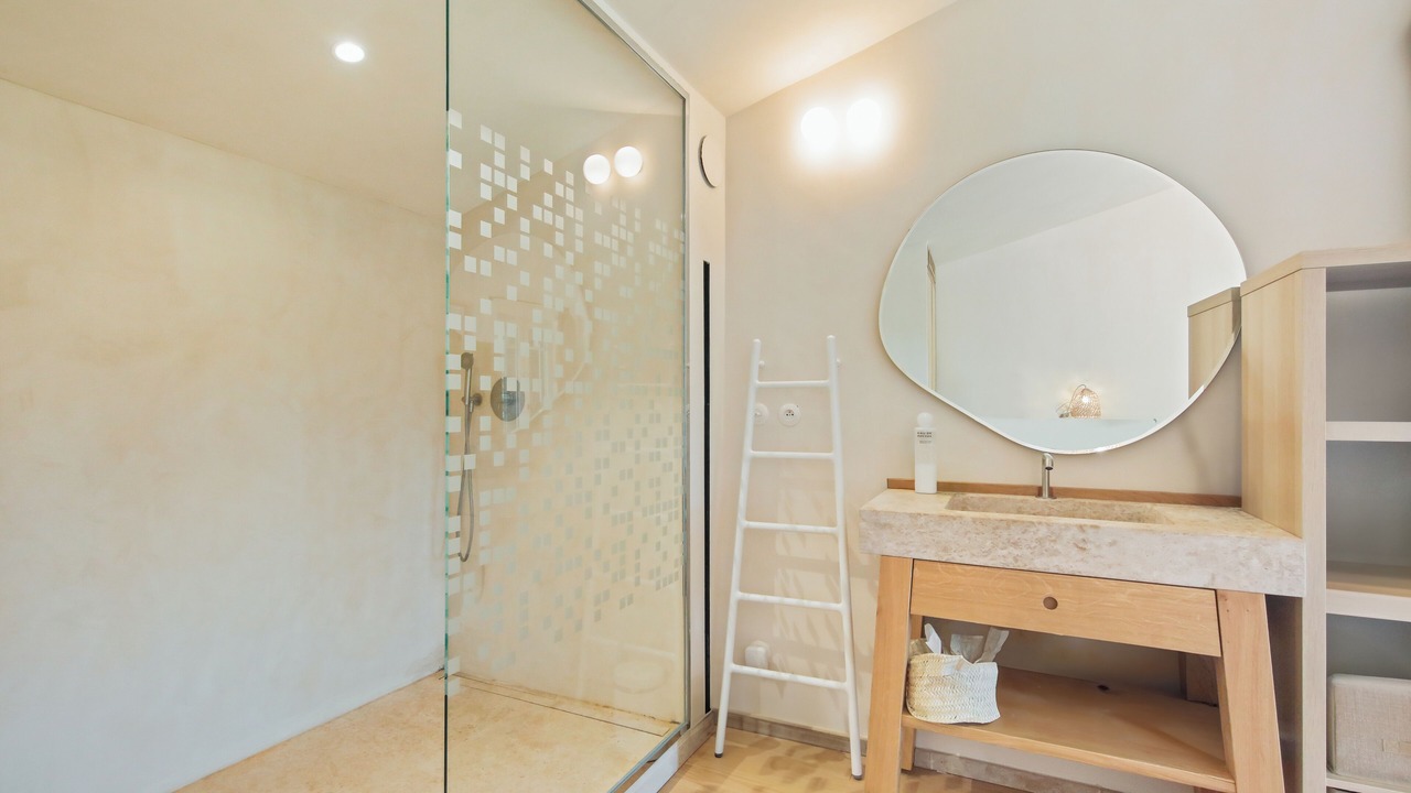 Photo of Bathroom in Meounes-les-Montrieux
