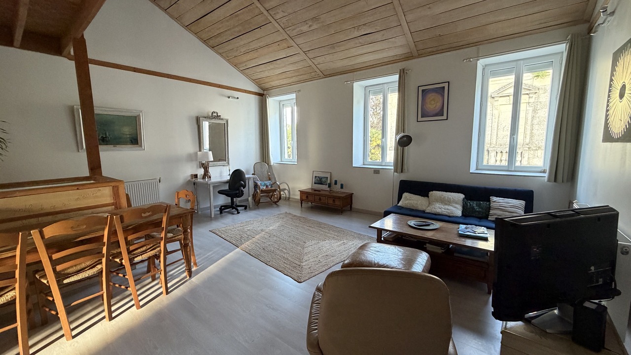 Photo of Livingroom in Pons