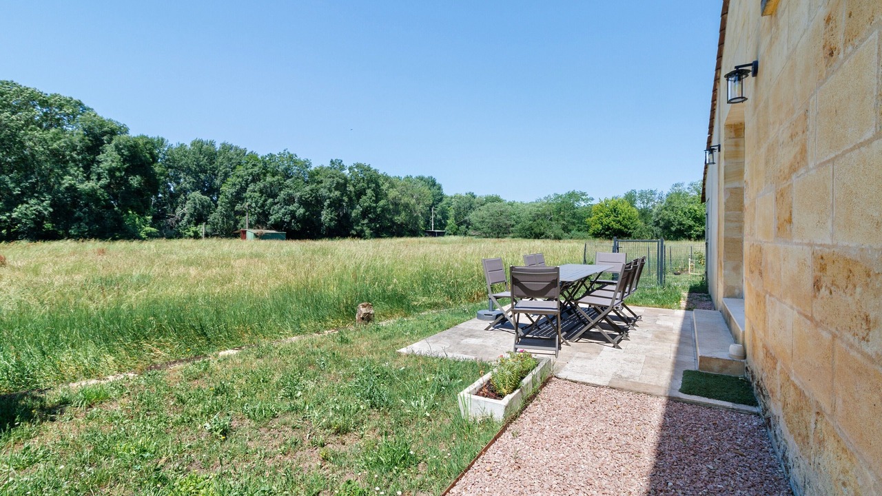 Photo of Outdoor in Saint-Denis-de-Pile