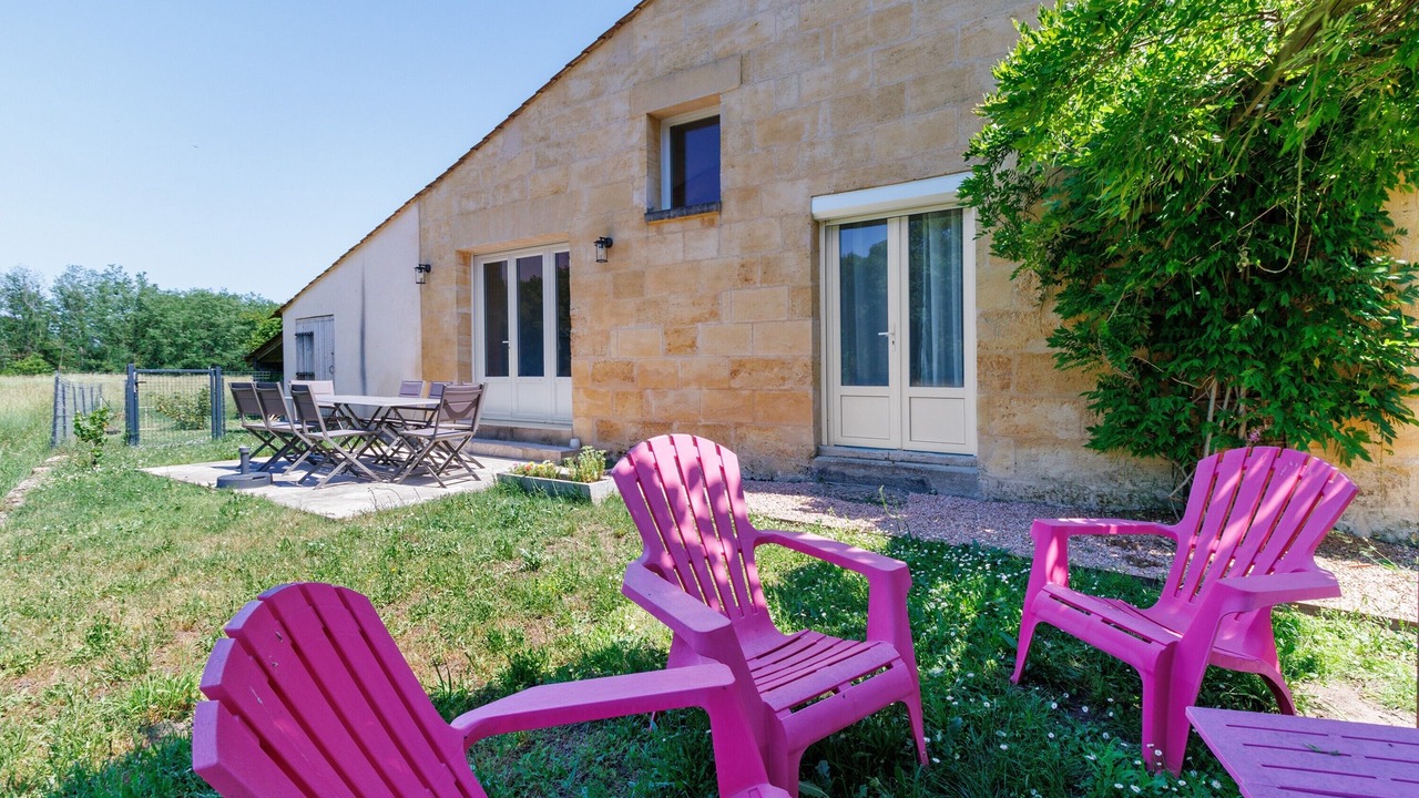 Photo of Patio Balcony in Saint-Denis-de-Pile