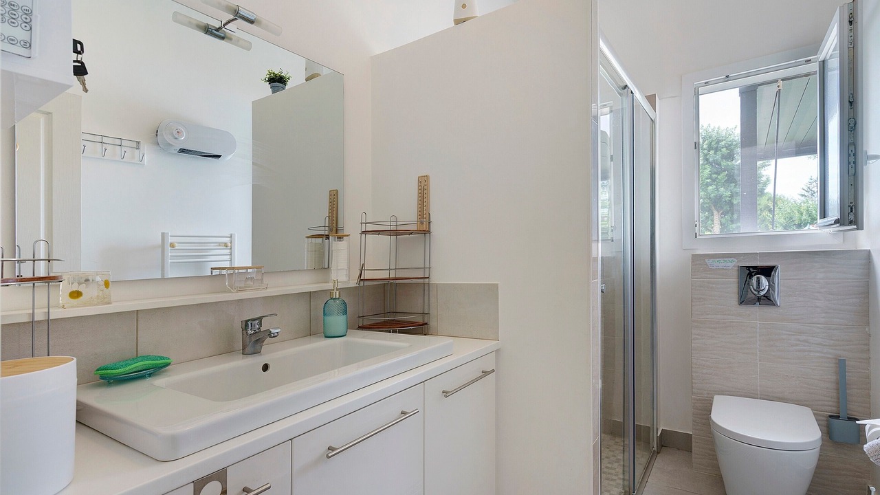 Photo of Bathroom in Saint-Ciers-du-Taillon