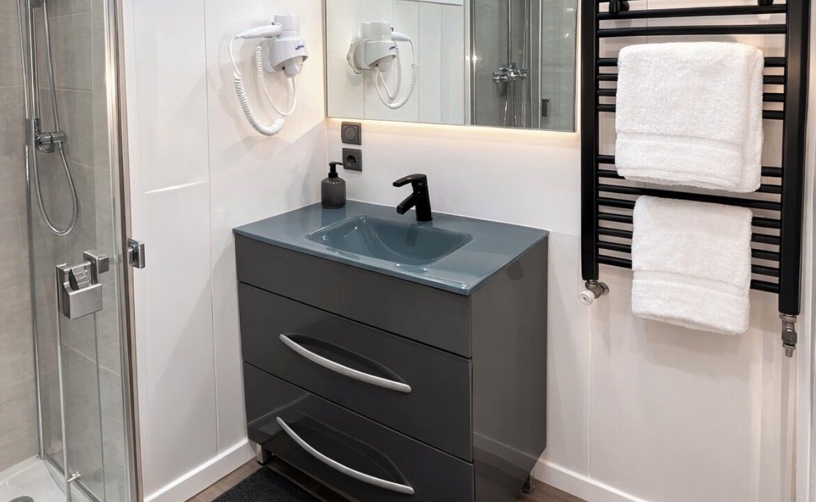 Photo of Bathroom in Saint-Michel-de-Maurienne