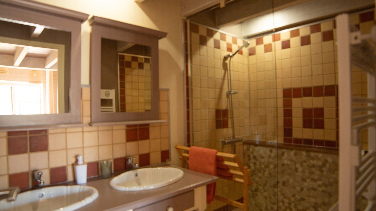 Photo of Bathroom in La Jarrie