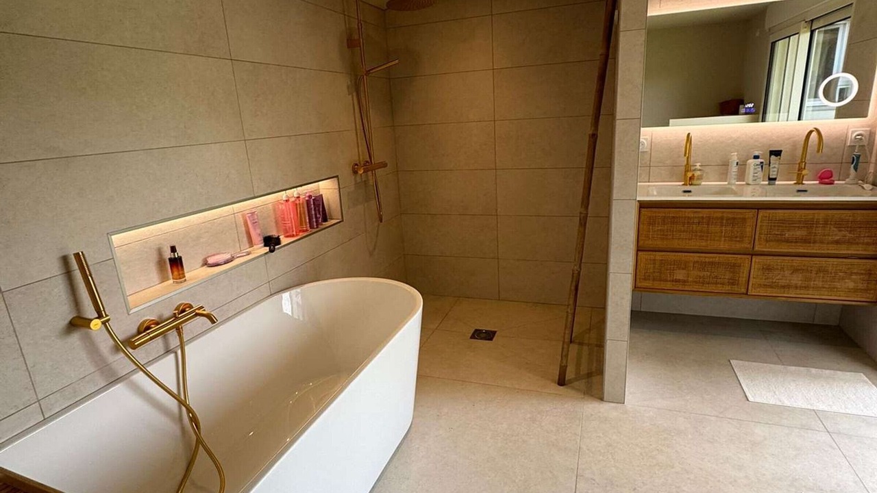 Photo of Bathroom in Tosse