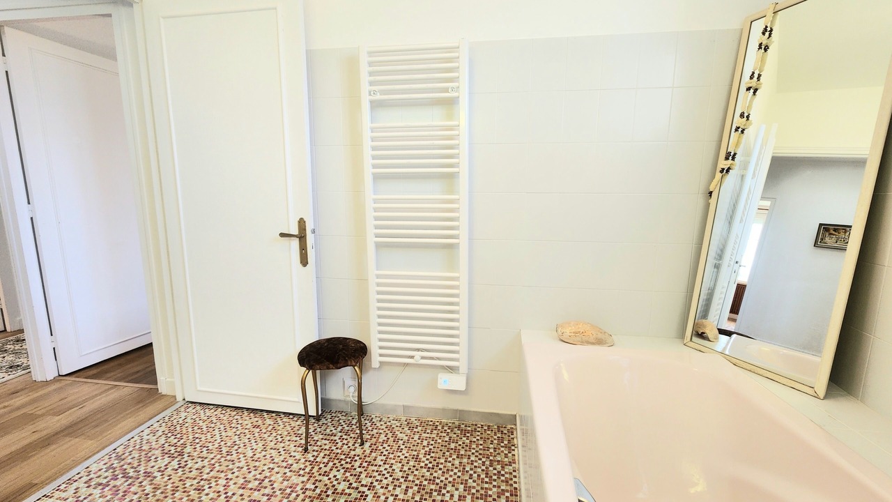 Photo of Bathroom in Touvre