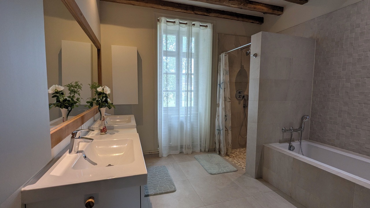 Photo of Bathroom in Julienne