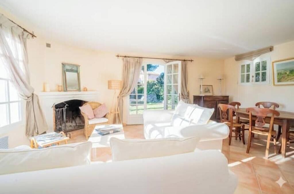 Photo of Livingroom in Ollioules