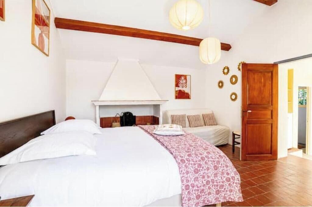Photo of Bedroom in Ollioules