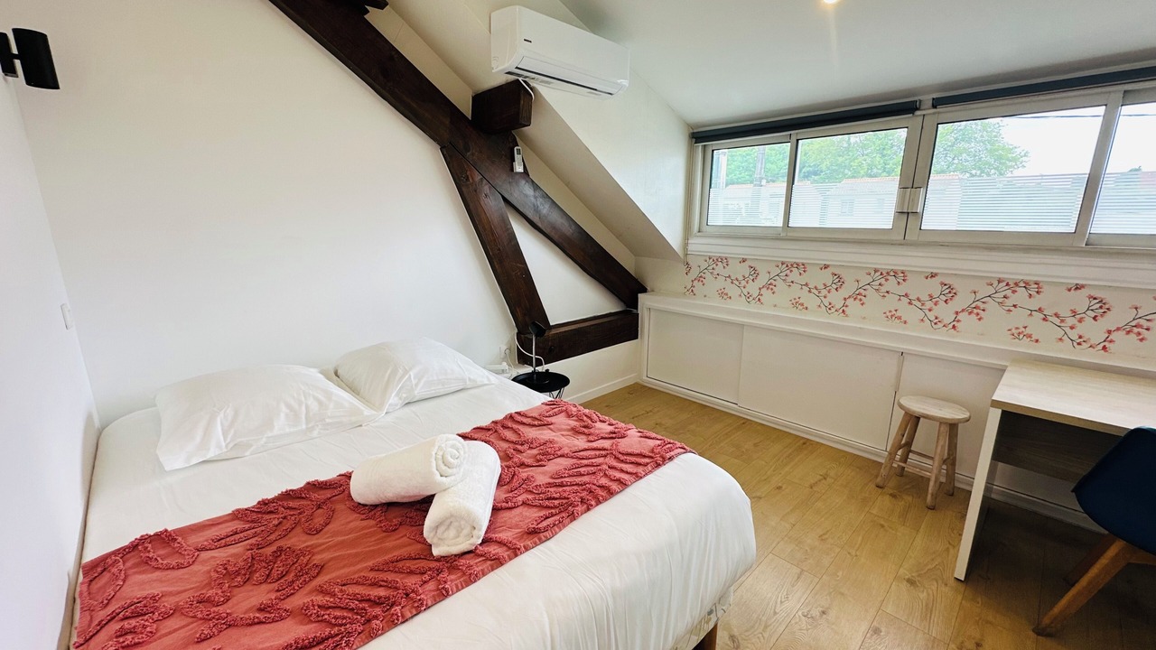 Photo of Bedroom in Villenave-d'Ornon