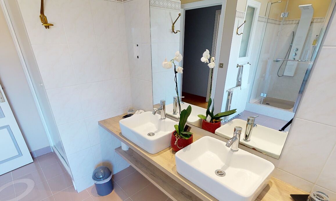 Photo of Bathroom in Mortagne-sur-Gironde