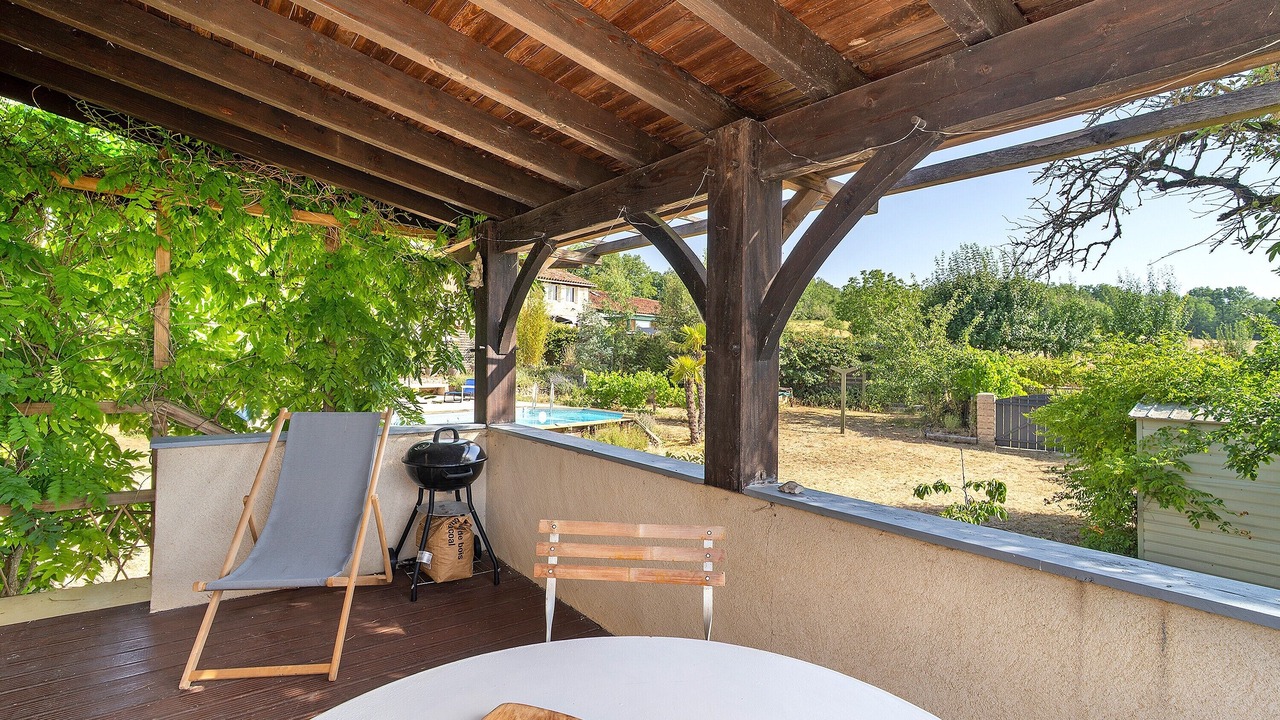 Photo of Outdoor in Cercles