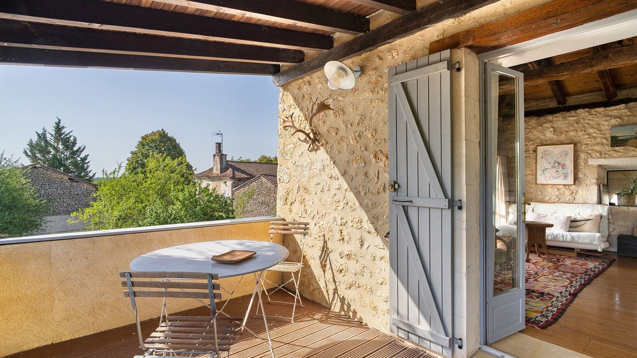 Photo of Outdoor in Cercles
