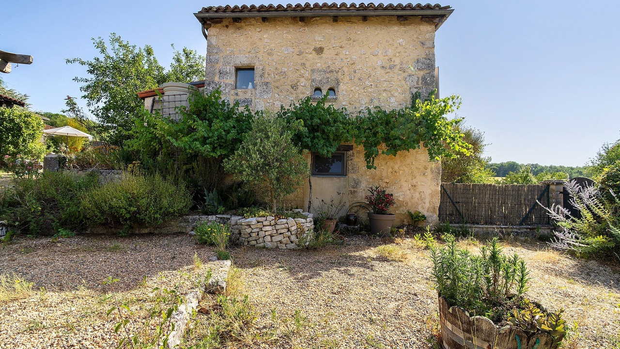 Photo of Outdoor in Cercles