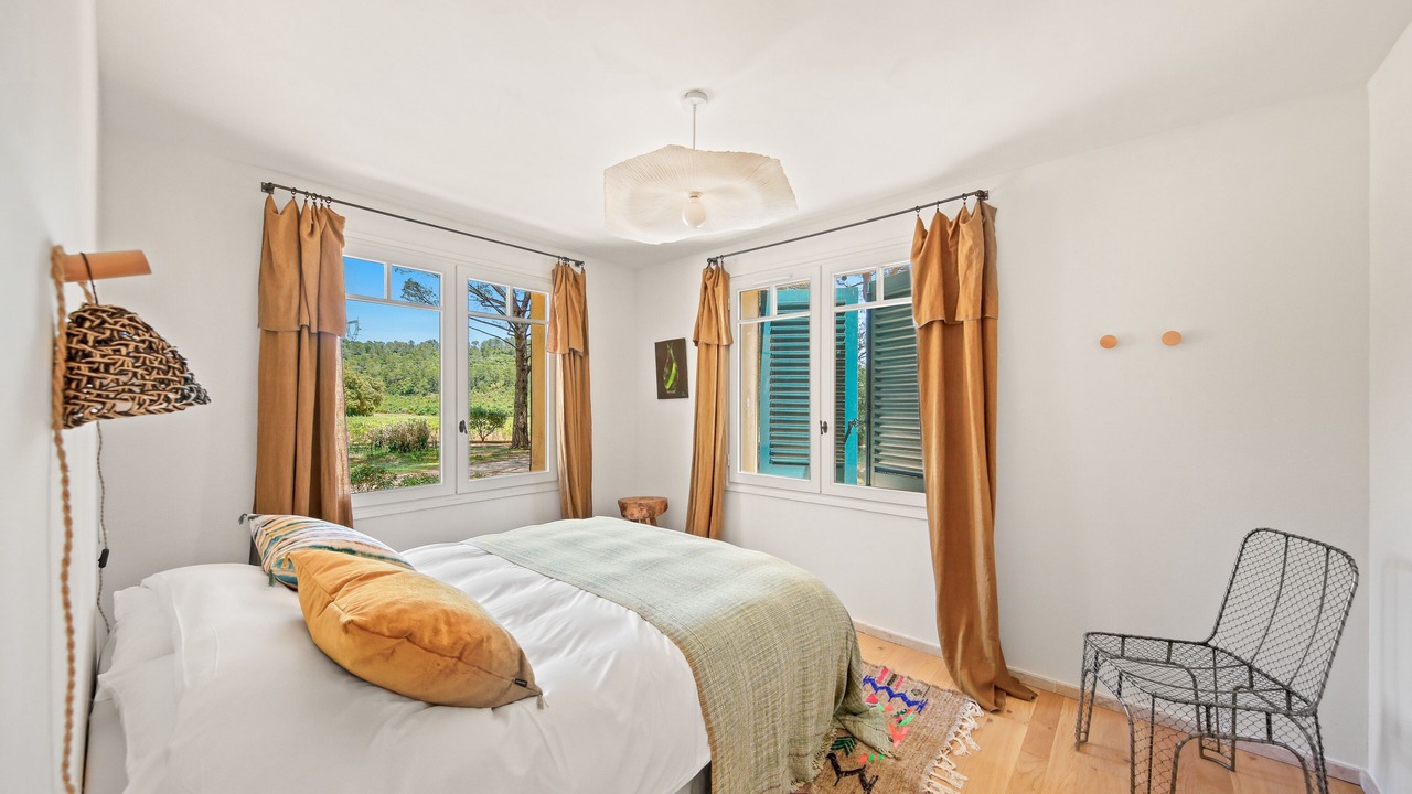 Photo of Bedroom in Meounes-les-Montrieux