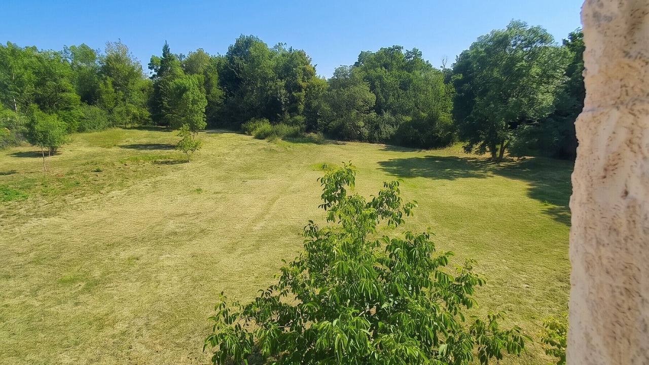 Photo of Outdoor in Montgivray