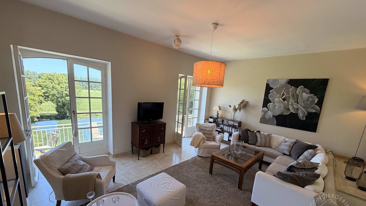 Photo of Livingroom in Bonnes