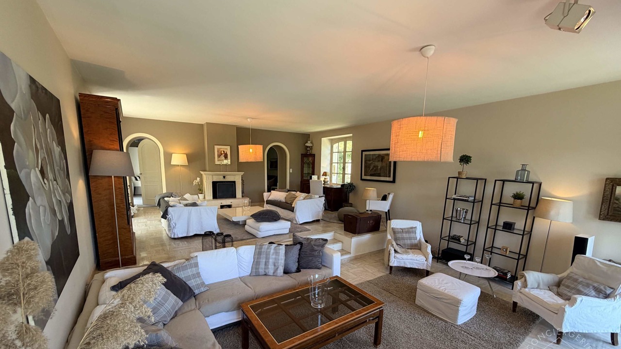 Photo of Livingroom in Bonnes