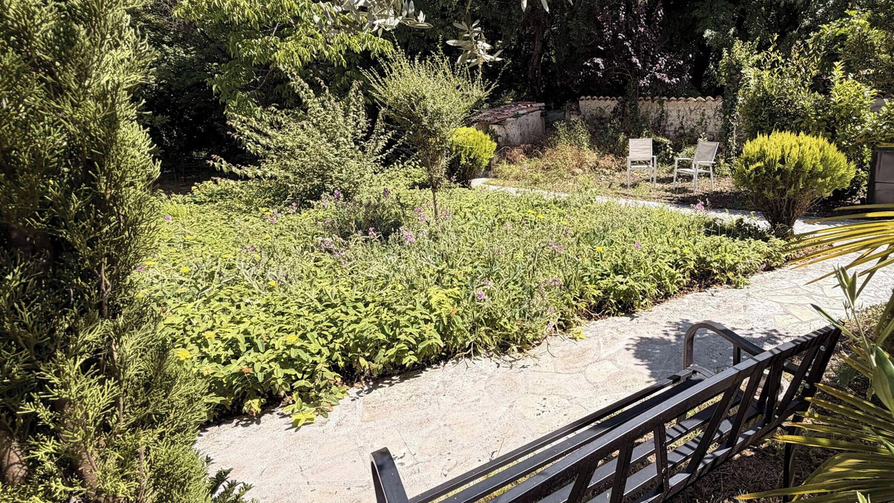 Photo of Outdoor in Bonnes