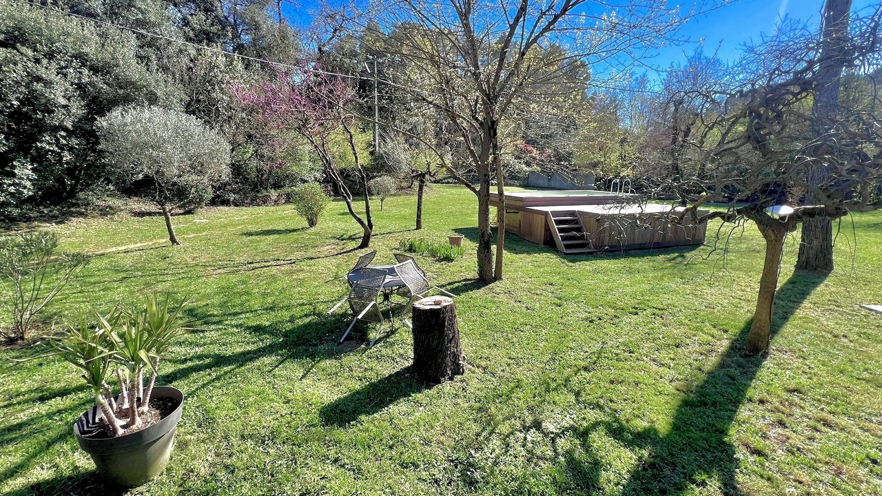 Photo of Outdoor in Meounes-les-Montrieux