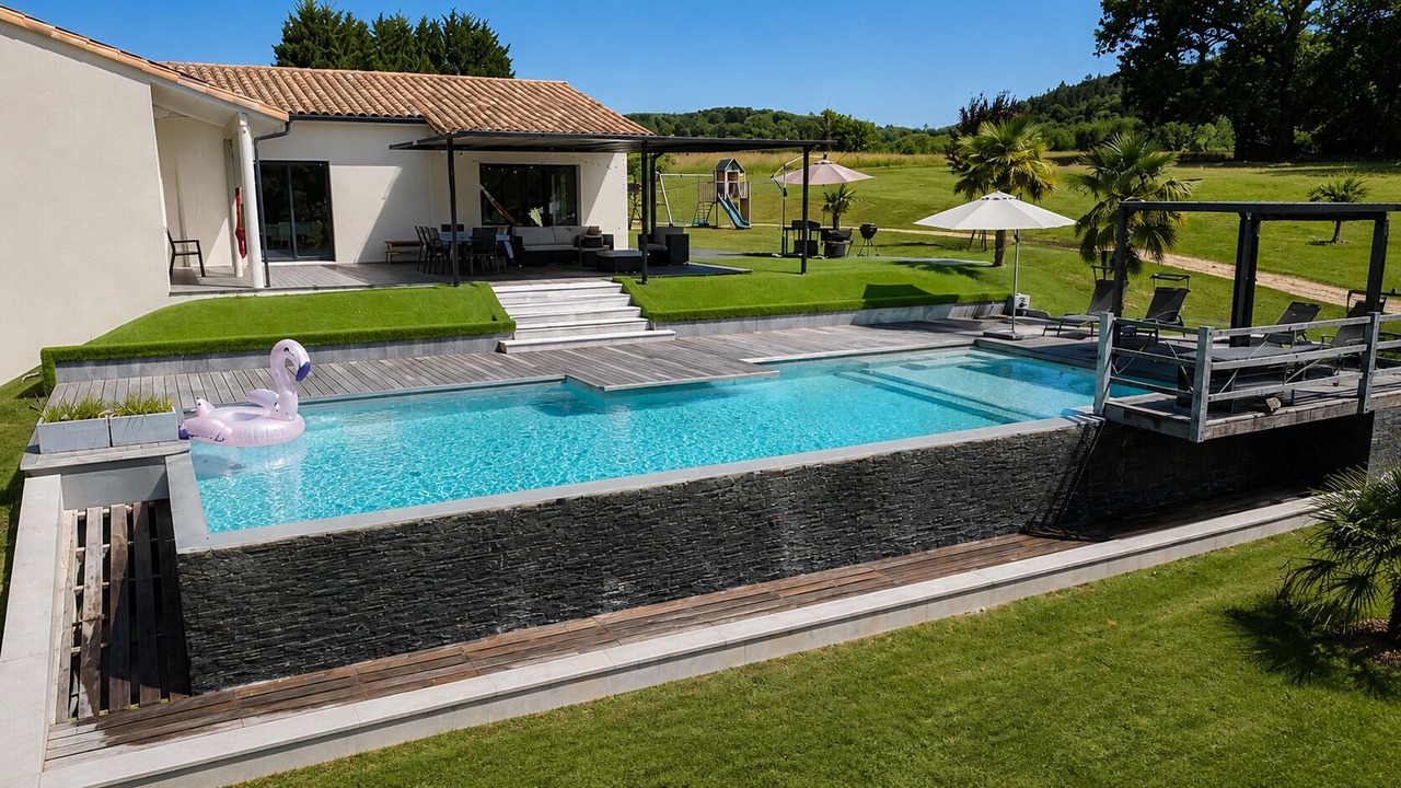 Photo of Outdoor in Allas-les-Mines