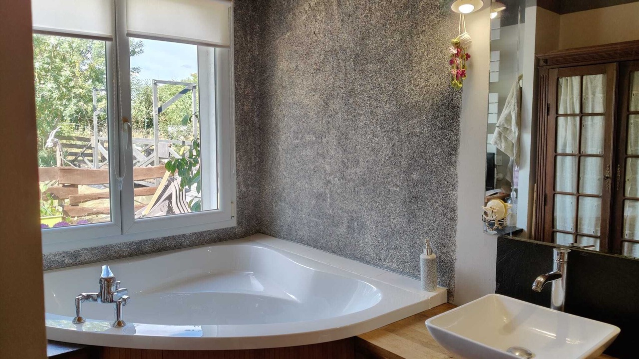 Photo of Bathroom in Saint-Pierre-d'Amilly
