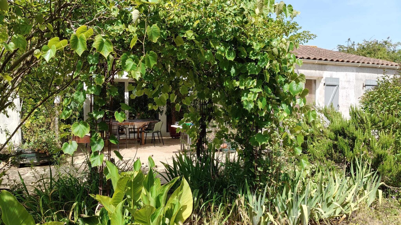 Photo of Outdoor in Saint-Pierre-d'Amilly
