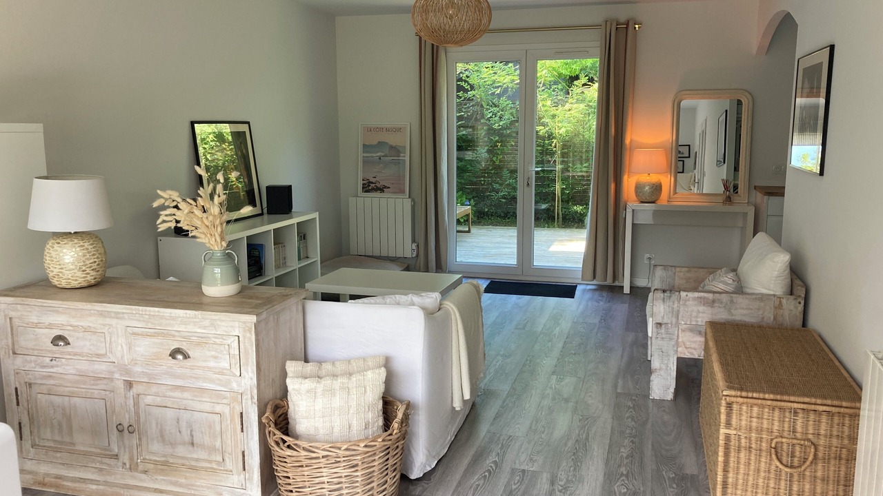 Photo of Livingroom in Arbonne