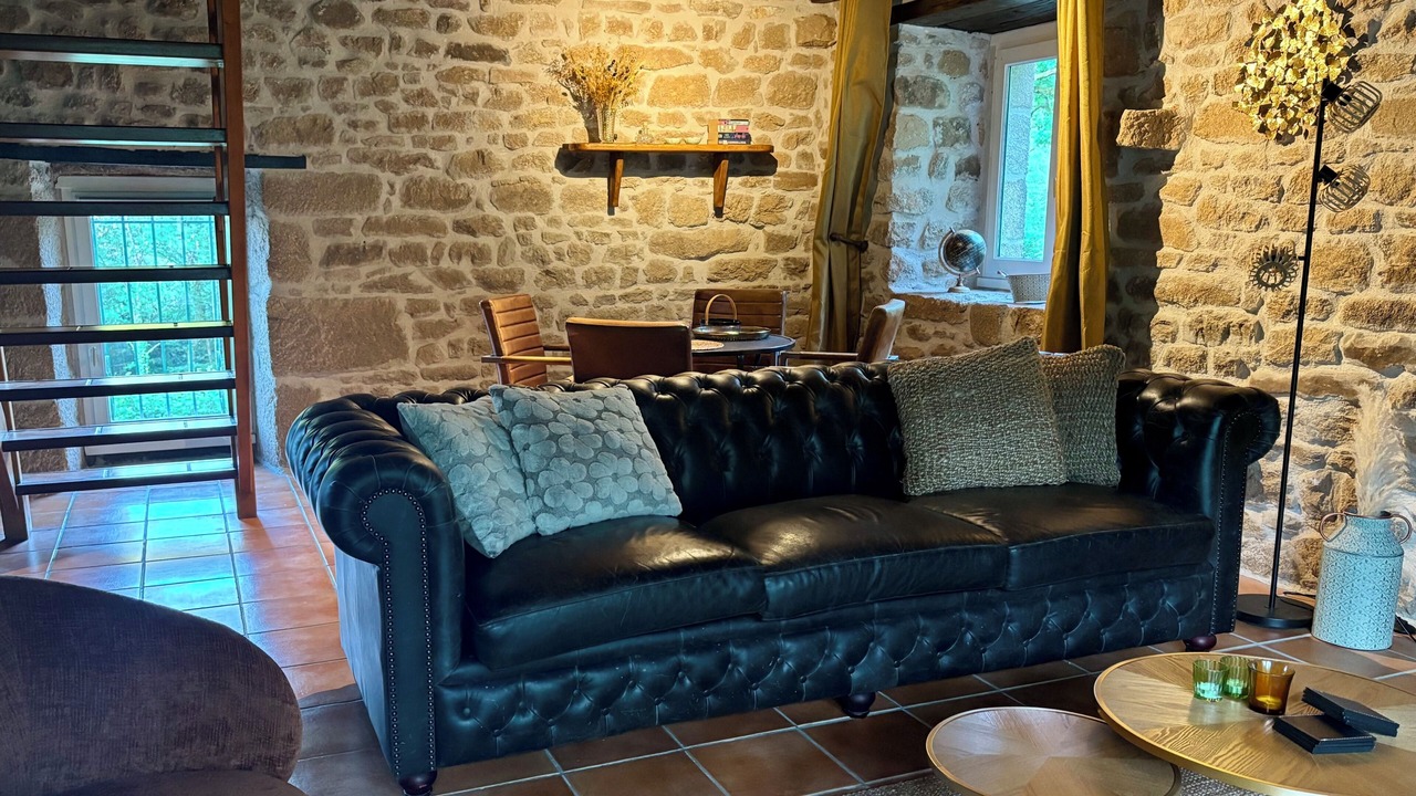 Photo of Livingroom in Saint-Hilaire-les-Courbes