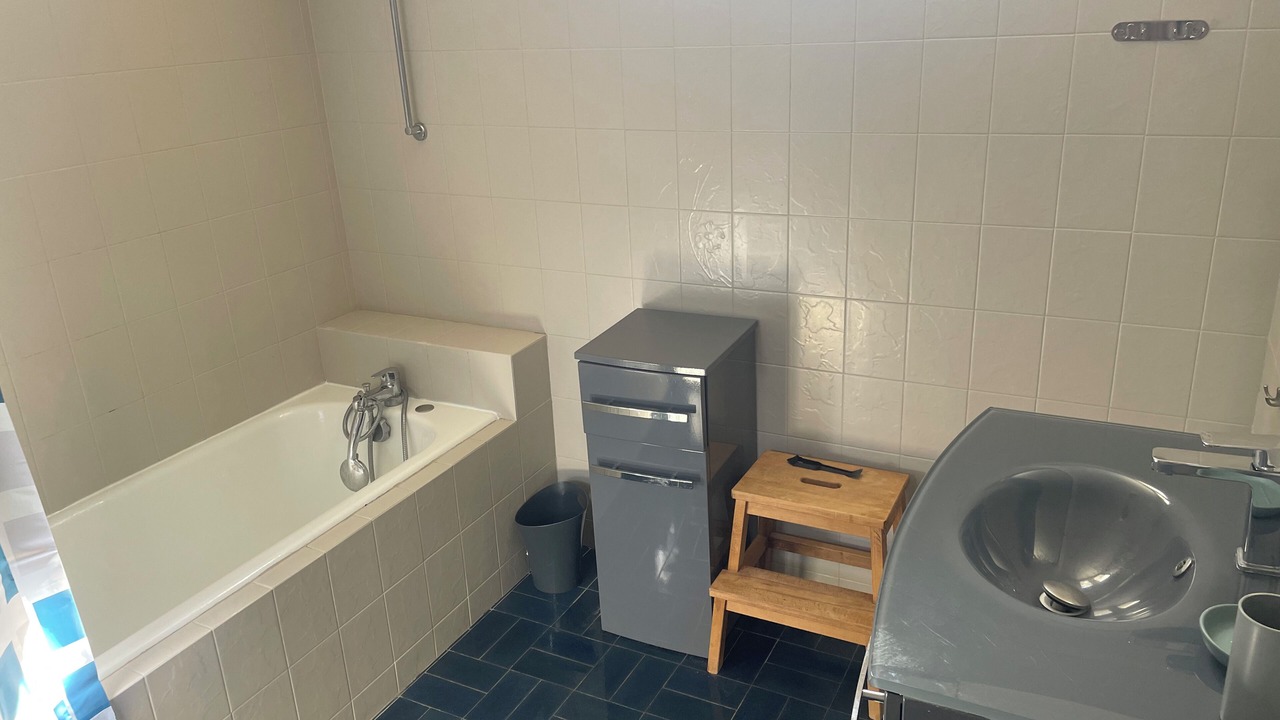 Photo of Bathroom in Domino