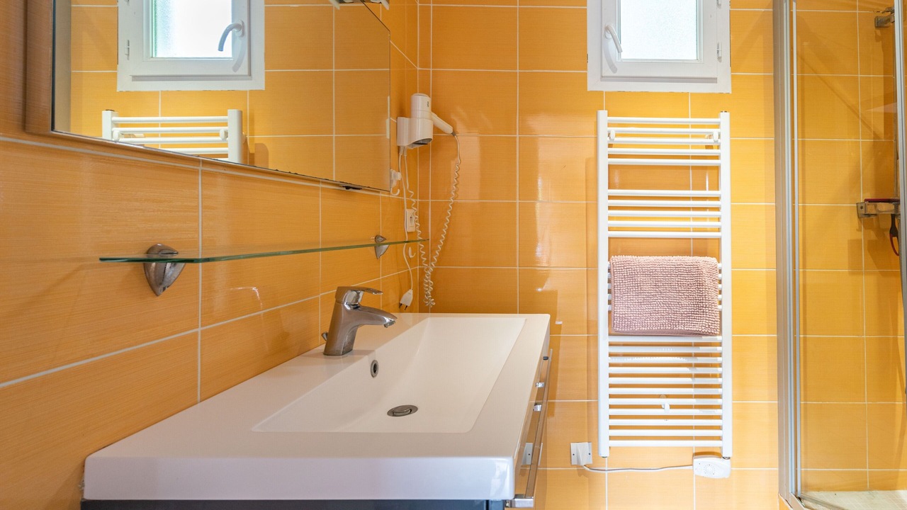 Photo of Bathroom in Saint-Simon-de-Bordes