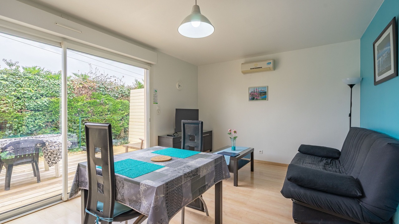 Photo of Livingroom in Saint-Simon-de-Bordes