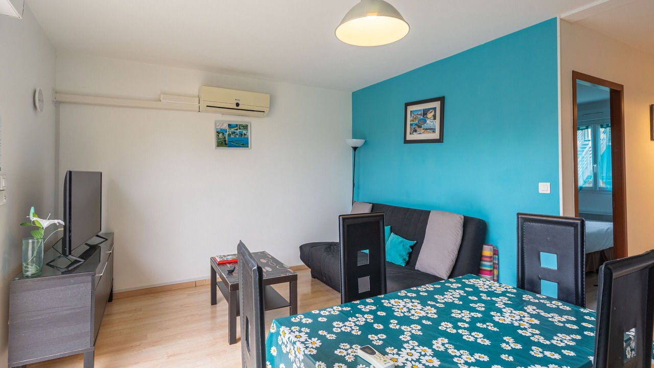 Photo of Livingroom in Saint-Simon-de-Bordes