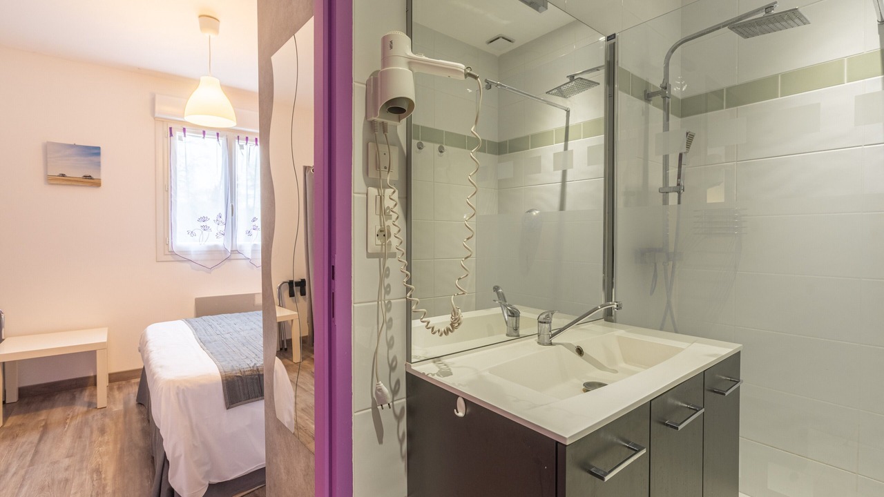 Photo of Bathroom in Saint-Simon-de-Bordes