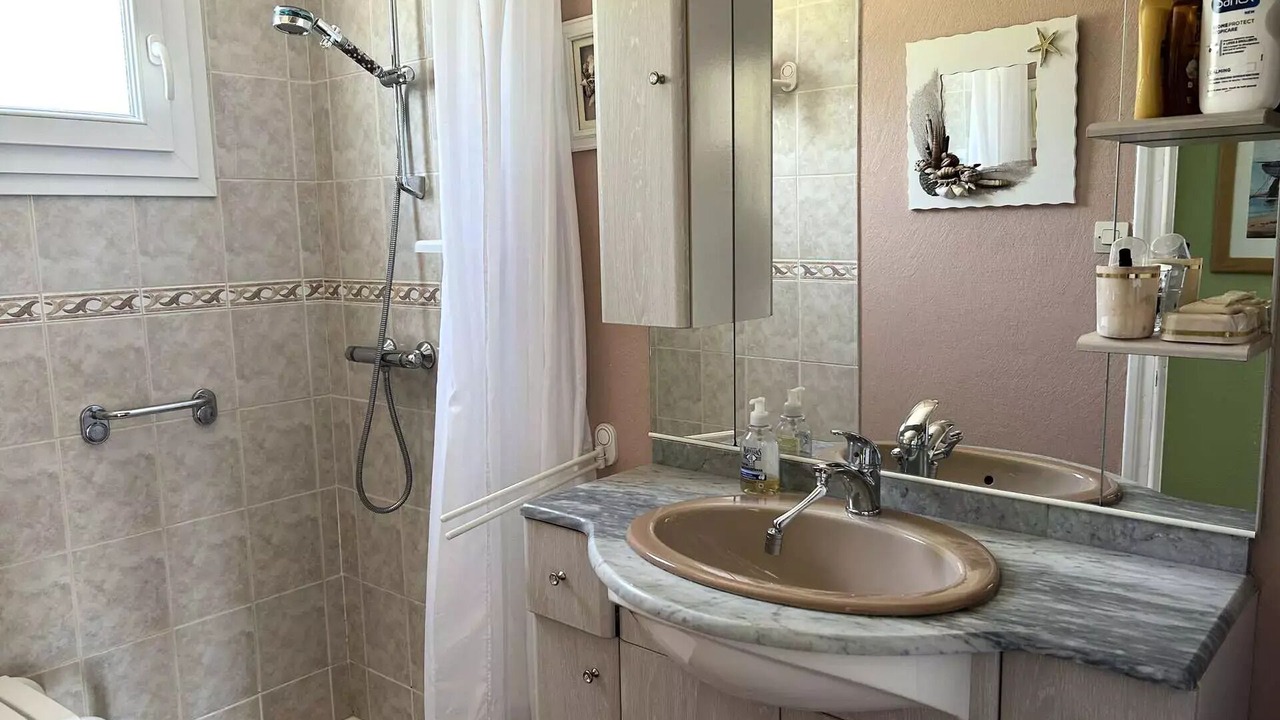 Photo of Bathroom in L'Aiguillon-sur-Vie