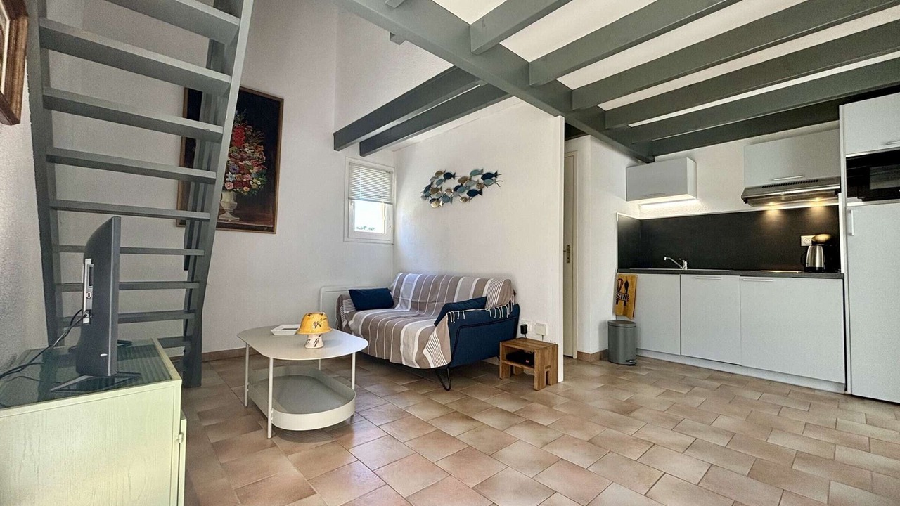 Photo of Livingroom in Domino