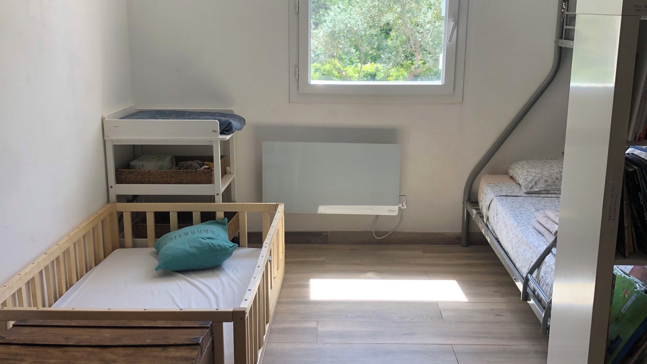 Photo of Bedroom in Meounes-les-Montrieux