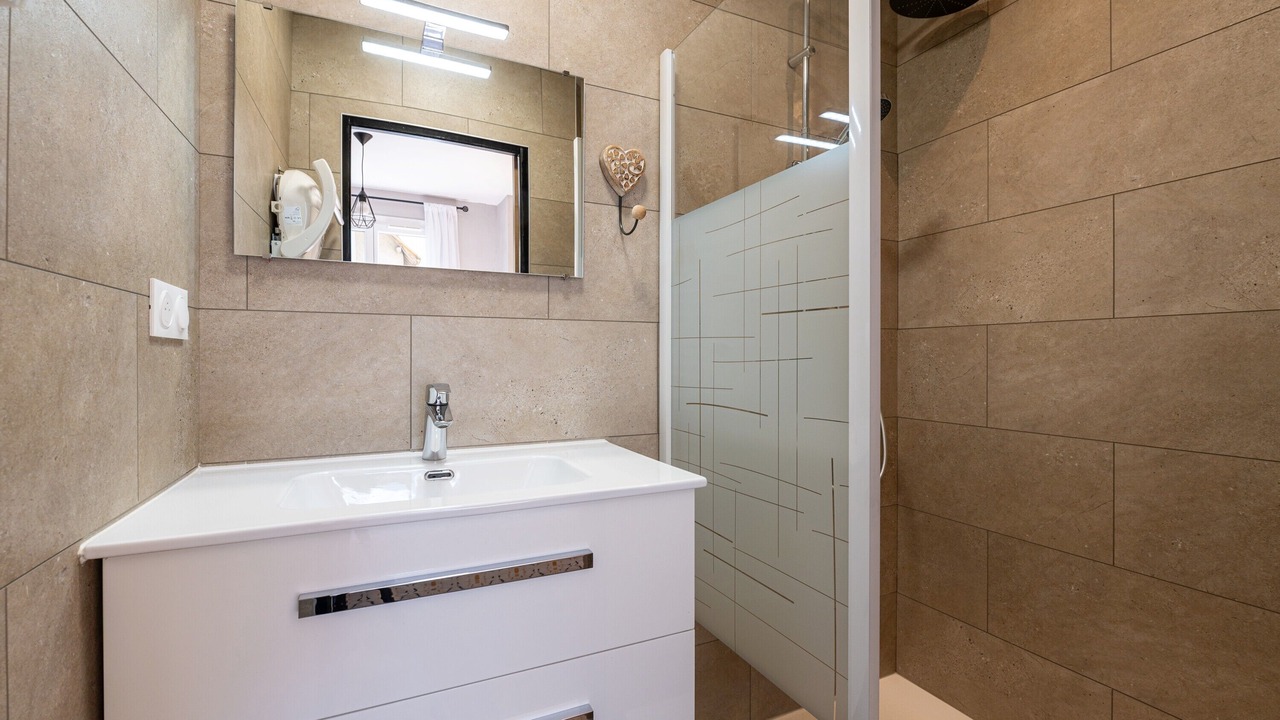 Photo of Bathroom in Saint-Etienne-de-Cuines