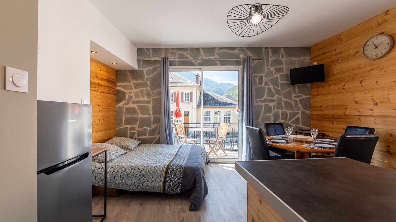 Photo of Bedroom in Saint-Etienne-de-Cuines