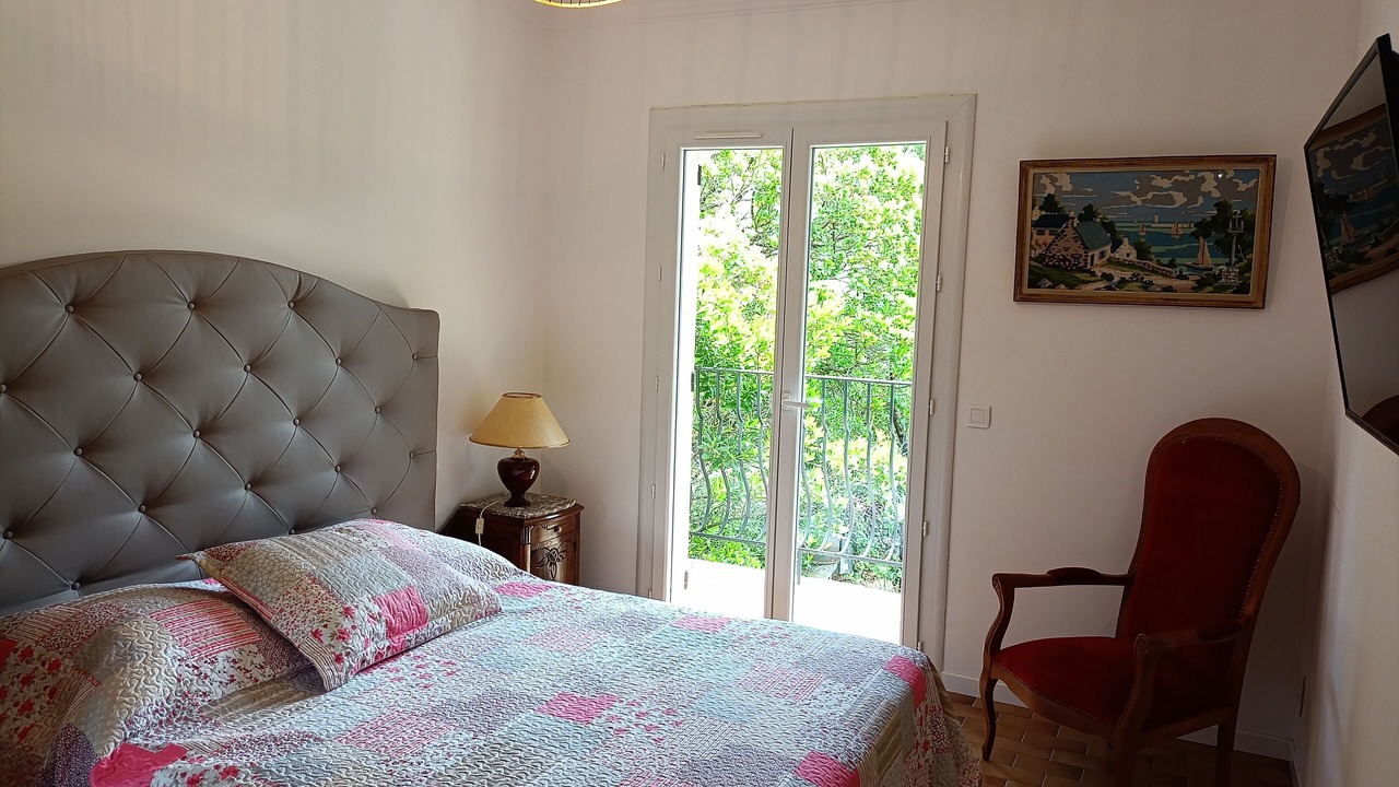 Photo of Bedroom in Saint-Jacques