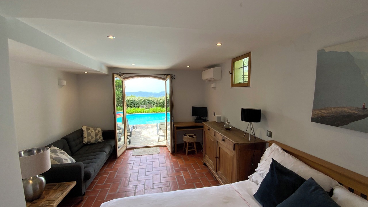 Photo of Bedroom in Saint-Vallier-de-Thiey
