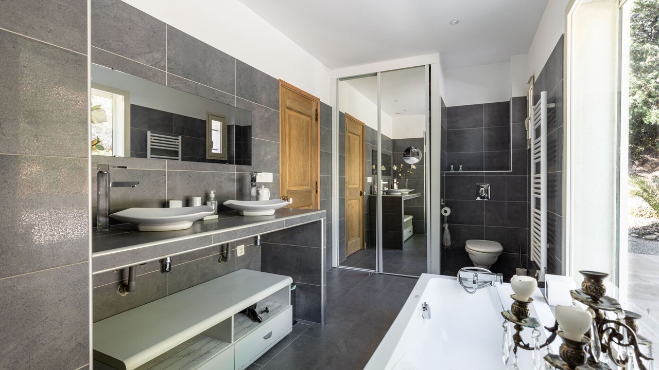 Photo of Bathroom in Saint-Martin-du-Var