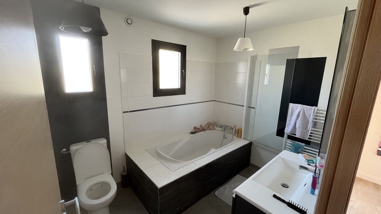 Photo of Bathroom in Saint-Vallier-de-Thiey