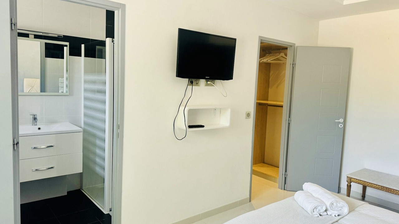 Photo of Bedroom in Saint-Cezaire-sur-Siagne