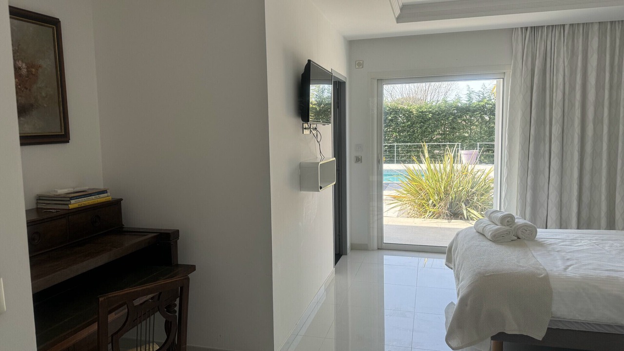 Photo of Bedroom in Saint-Cezaire-sur-Siagne